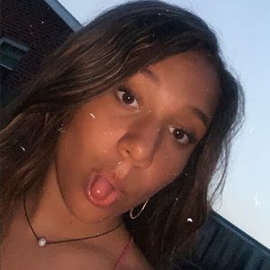 Meet your Posher, Adrianna